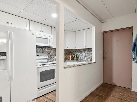 2nd image of 1575 W Street Rd APT 418