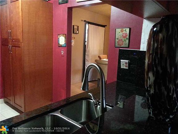 5th image of 4100 N 58th Ave APT 311