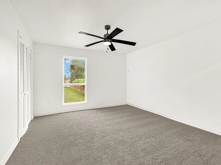 2631 Mansfield St — Photo 11
