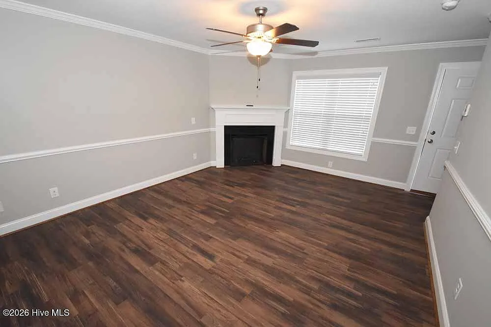 124 Chandler Dr — Photo 3