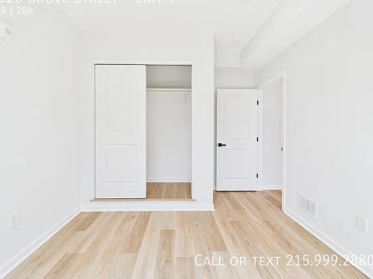 1326 Grove St #4 — Photo 11