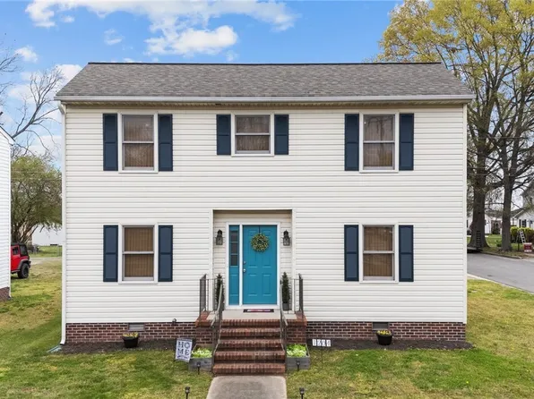 1204 Lee St, West Point, VA 23181