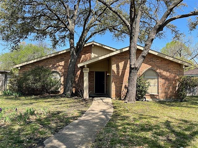 1st image of 2905 Lemmontree Ln