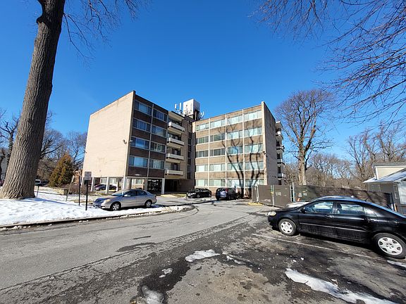 2nd image of 415 Silver Spring Ave #509