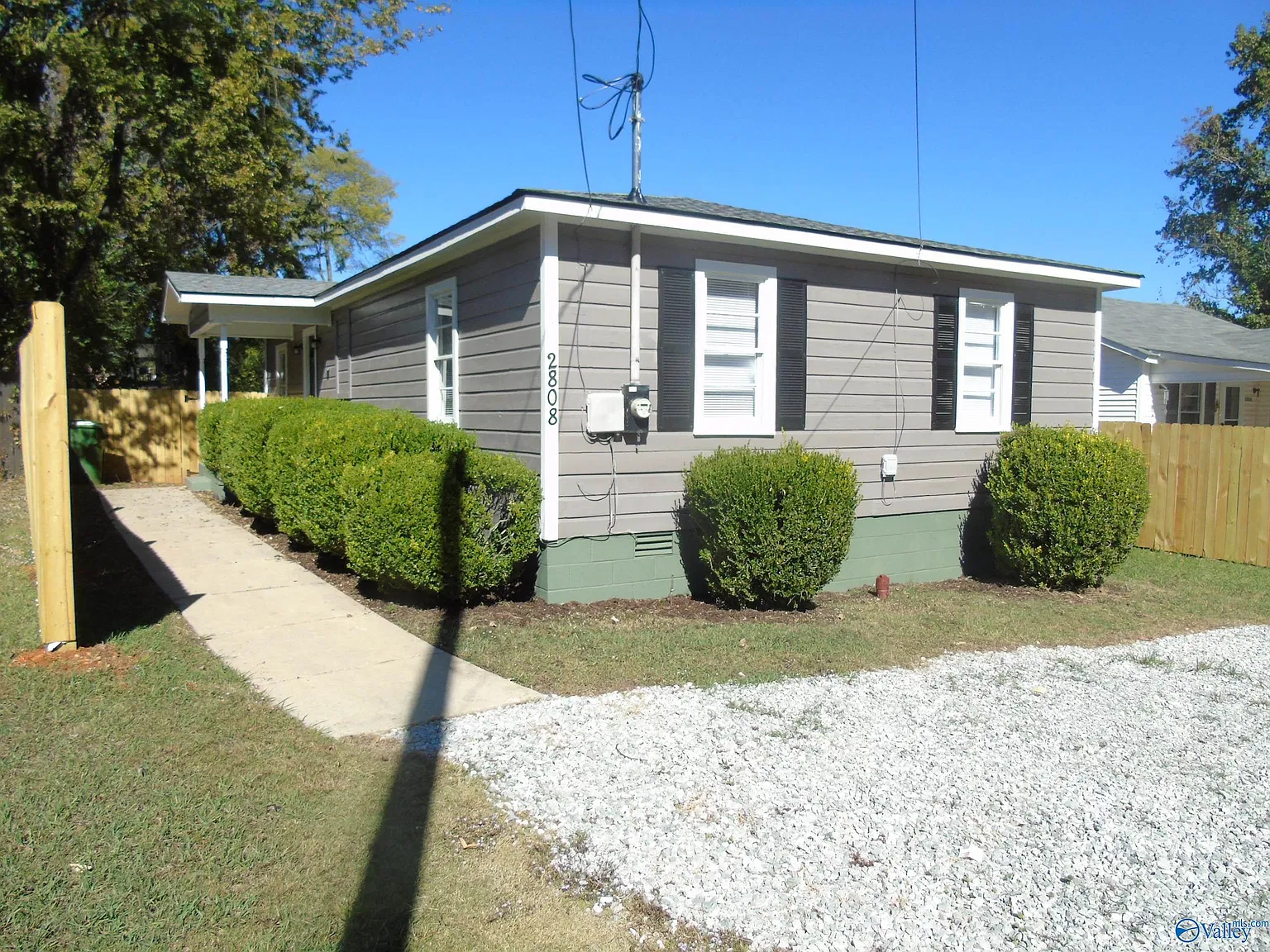 3 bed, 1.0 bath, 1055 sqft, $1,400 — Photo 4