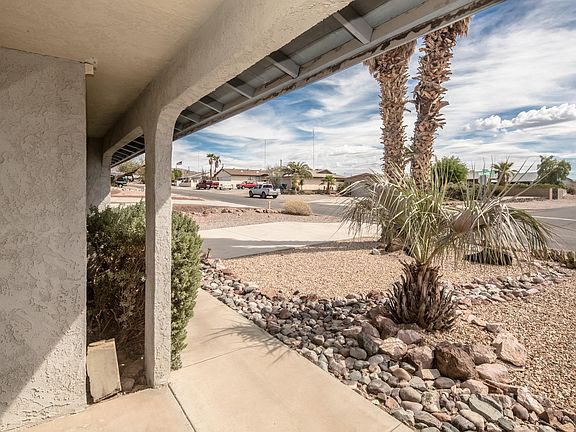3rd image of 3451 Mockingbird Dr
