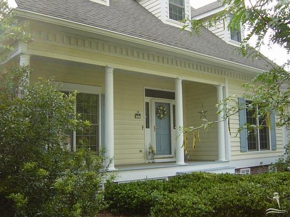 2nd image of 3368 Laurel Lane SE