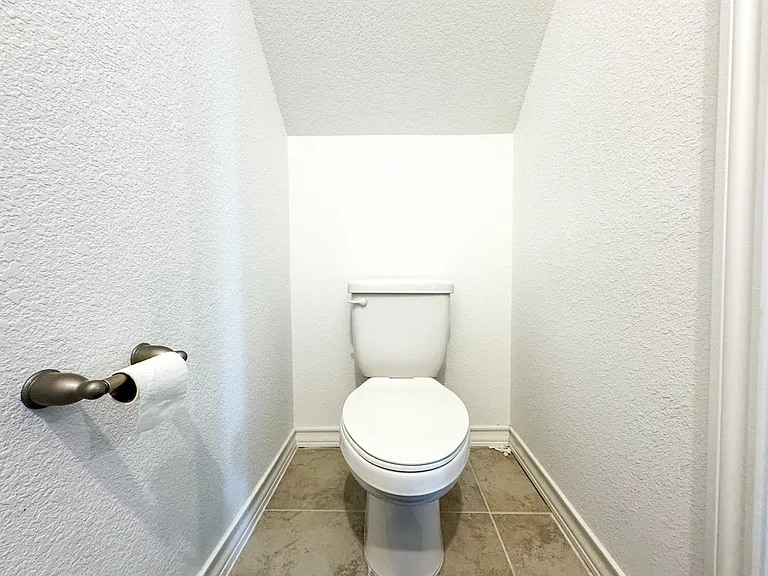 2904 Bronx Dr — Photo 13
