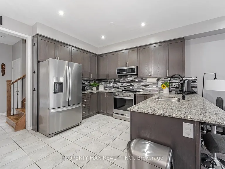 66 Rimrock Cres — Photo 11