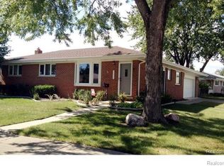 23735 Grove St, Saint Clair Shores, MI 48080