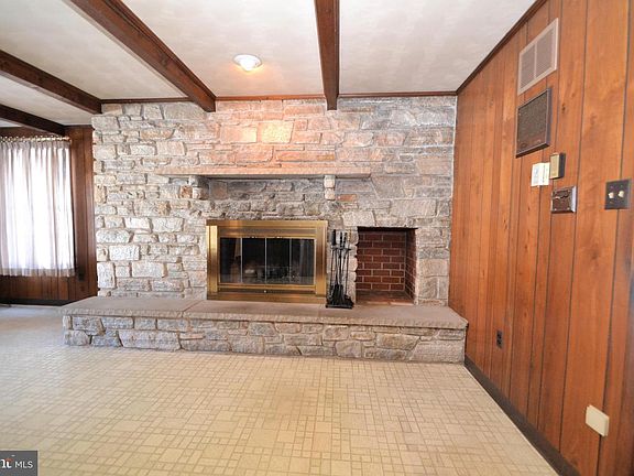 5th image of 19 S Lake Way