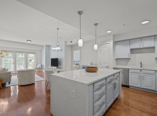 222 Glenwood Ave APT 313, Raleigh, NC 27603