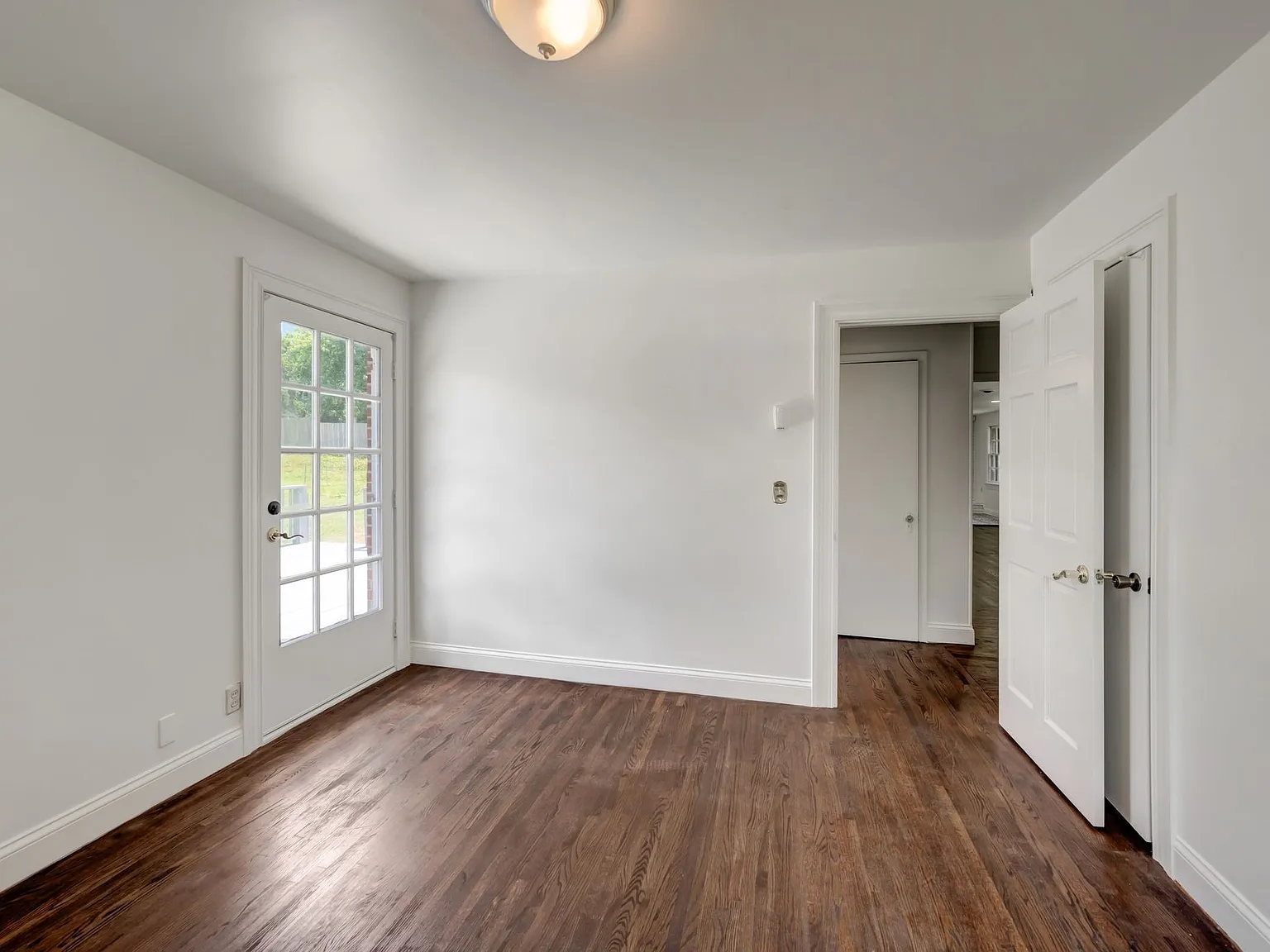 3 bed, 2240 sqft, $2,500 — Photo 4