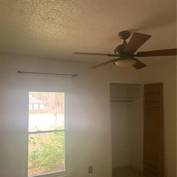 432 Edgewater Rd — Photo 2