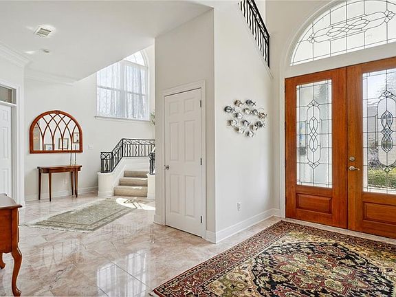 5th image of 1404 Beverly Garden Dr
