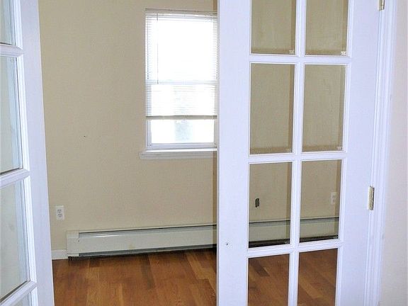 4th image of 266 18th St #3