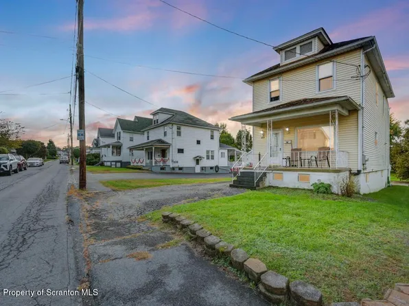 612 E Warren St, Dunmore, PA 18512