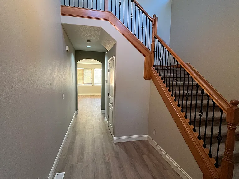 14718 NE 23rd Ave — Photo 16