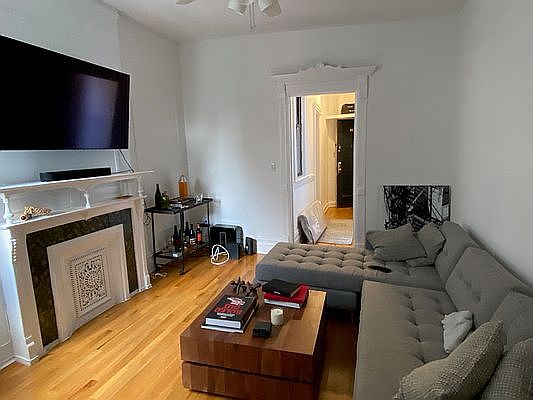 1st image of 264 W 22nd St #13