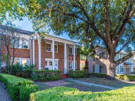 706 W French Pl, San Antonio, TX