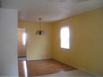 3rd image of 429 Woodford St