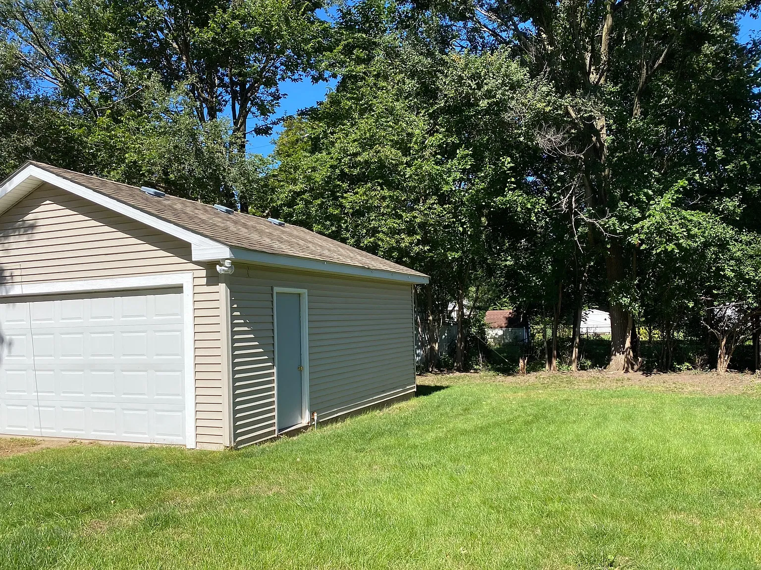 2 bed, 675 sqft, $1,400 — Photo 3