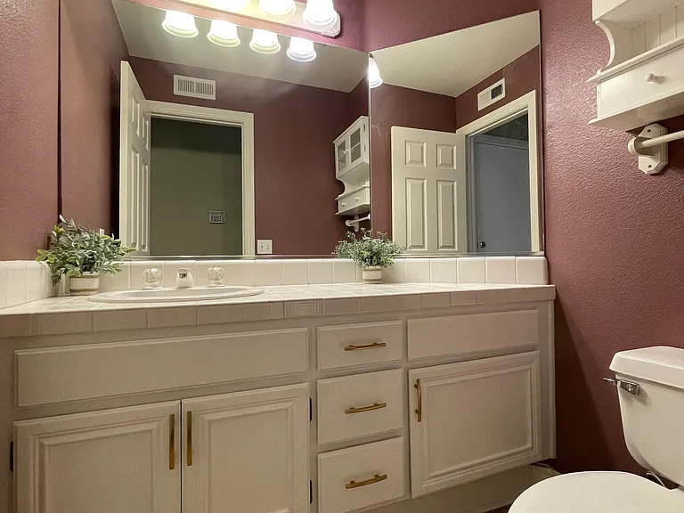 1586 Avenida Guillermo — Photo 11