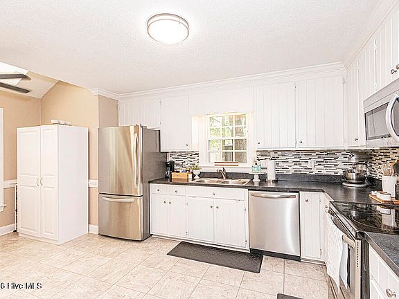 5th image of 4013 Crosswinds Drive