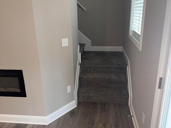 5th image of 305 Fields St