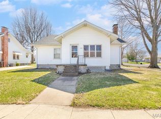 533 Locust St, Carrollton, IL 62016