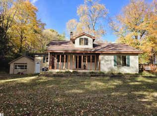1240 W Chippewa River Rd, Midland, MI 48640
