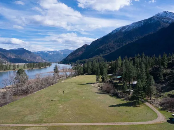 440 E River Rd, Plains, MT 59859