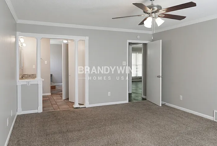 8606 Dena Cv W — Photo 11