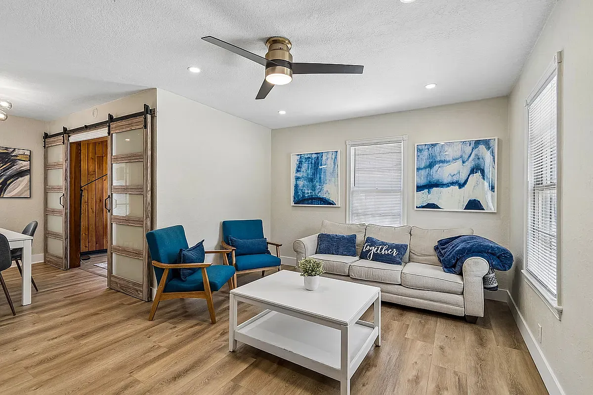 3 bed, 1.5 bath, 1142 sqft, $2,650 — Photo 3