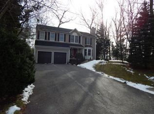 30 Coupler Dr, Stewartstown, PA 17363