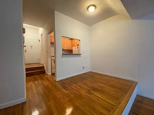 Rented by City Connections Realty | media 9