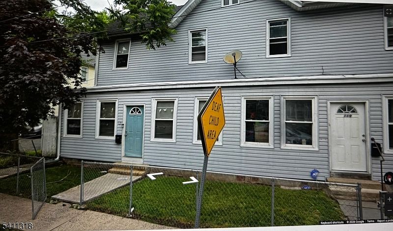 1st image of 121 Ward St