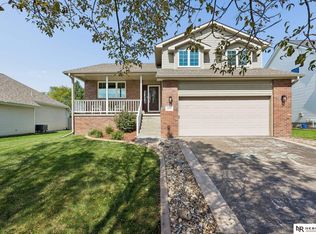 2822 Oshea Dr, Lincoln, NE 68516