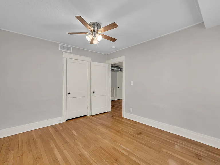 4220 Harrison St — Photo 14
