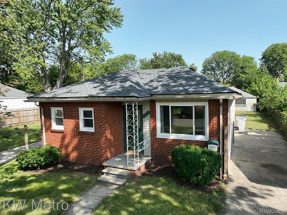 1st image of 1755 E Harry Ave