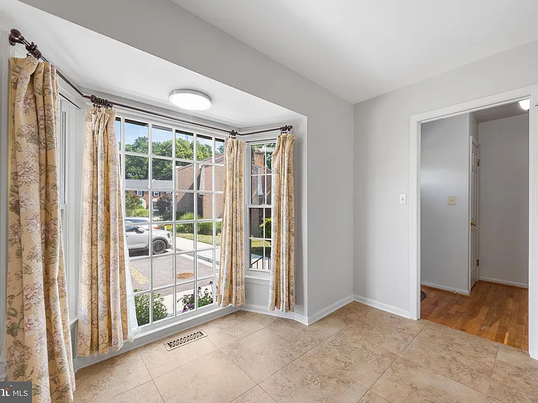 1260 Masters Dr — Photo 11