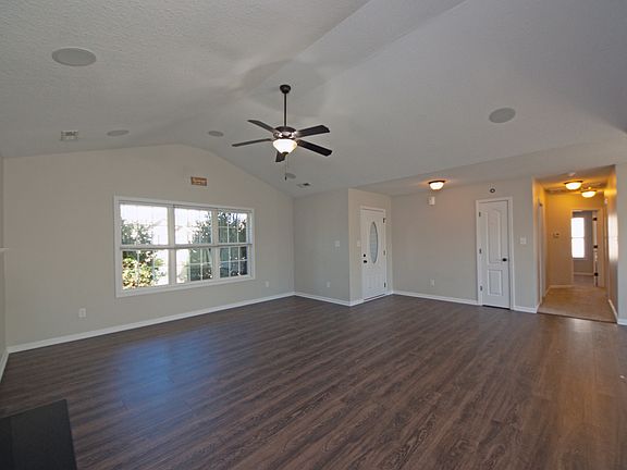 4th image of 300 Cadenza Ln