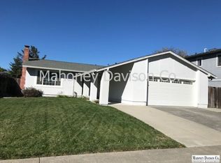 1451 Ivy Ln, Petaluma, CA