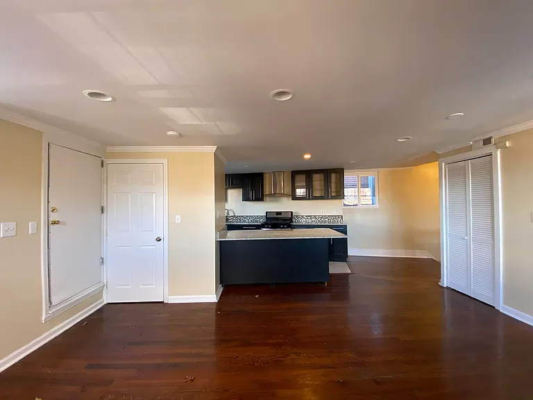 75 Whitney Ave #4A — Photo 2