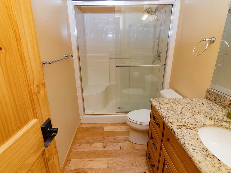 560 Temple Ln — Photo 12