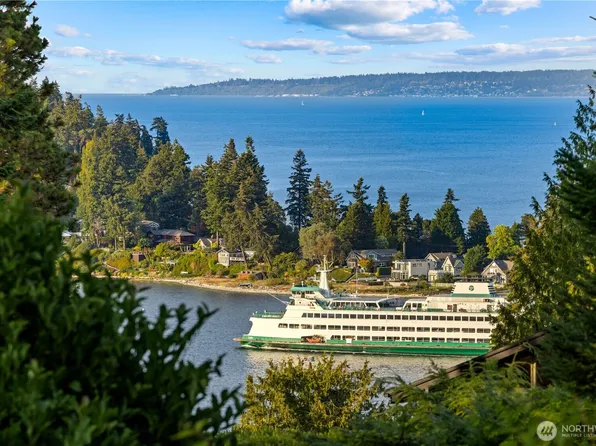 10785 Bill Point Crest NE, Bainbridge Island, WA 98110