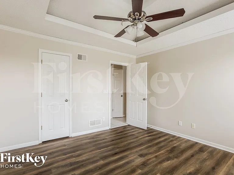 1603 Johnston Dr — Photo 10