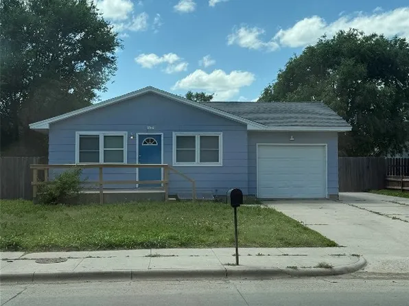2107 N 8th St, Garden City, KS 67846