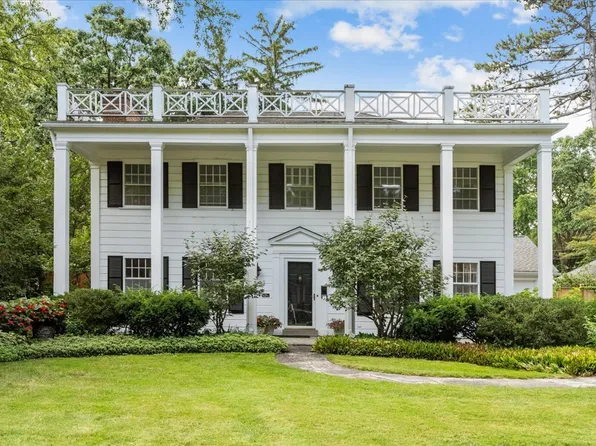 2927 Indianwood Rd, Wilmette, IL 60091