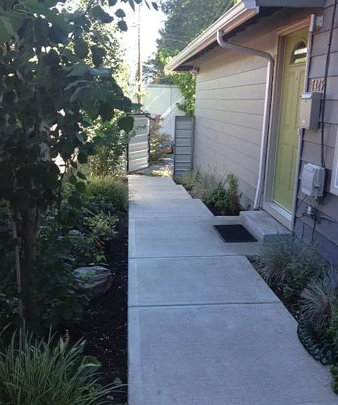 7427 NE 6th Ave — Photo 2